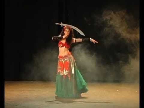 Descubre el sable para danza árabe: el arma que cautiva en cada movimiento