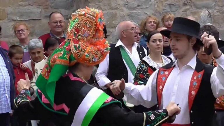 Descubre las fascinantes danzas populares de Extremadura en acción